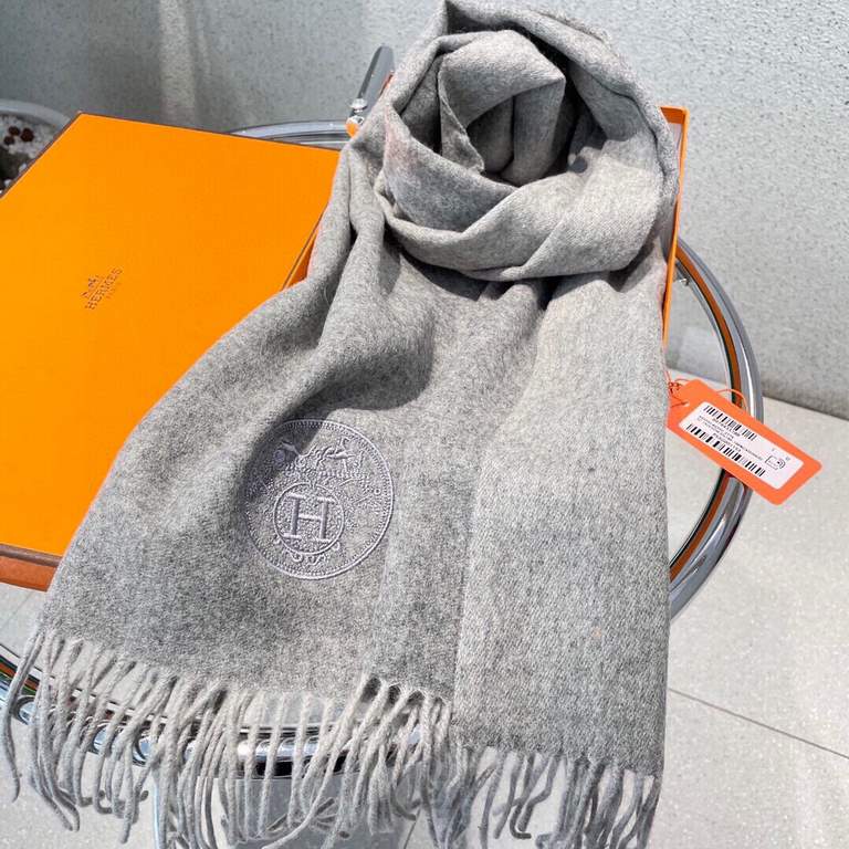 Price  2023 counter newest models   Hermes hot to come    top color weaving process   this process is only a big brand pure OEM factory only have the process  100% top quality silk cashmere   scarf   high cutting-edge pr