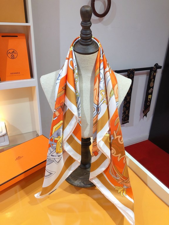 SHMS2321 ORIGINAL ORIGINAL HERMES [Reins and Fate] 90cm Silk Square Scarf  Have you ever heard of Clotho, Lachesis and AtroPos They are the three sisters of fate in Greek mythology, in charge of the thread of life, the d