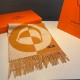 Hermes new geometric cashmere scarf, this paragraph is really a glance on the love, abstract geometric shapes logo, colorful geometric sense of fun, pay tribute to the brand logo elements, horse boots, spurs, jacquard cr