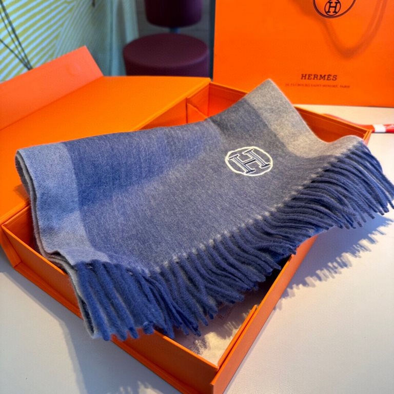 New 2023 Hermes men's and women's scarves and buy and cherish   ~ are export orders so it is more difficult to meet   things speak of few and fine   good-looking must be collected   this H family women's scarves, the sty