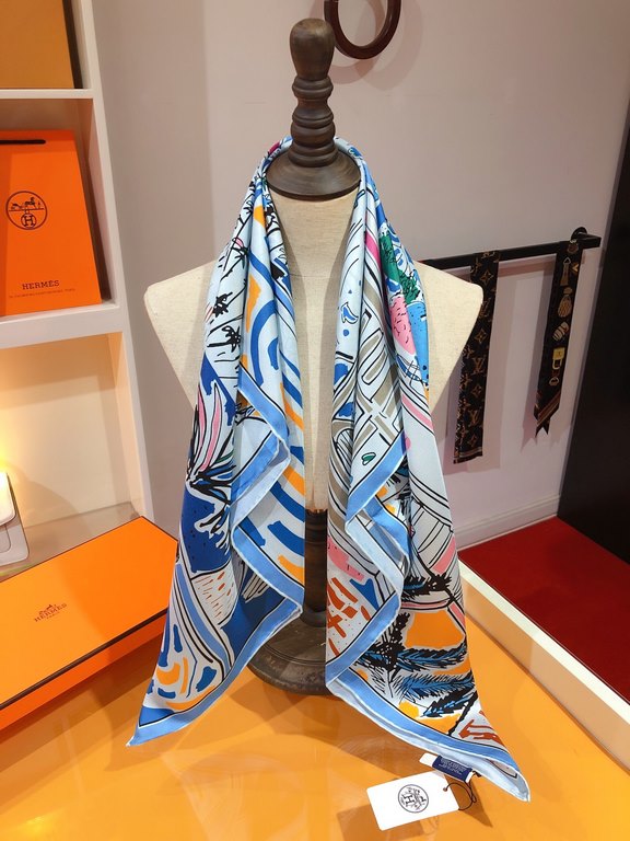 SHMS2320 ORIGINAL HERMES [RELAXED HOLIDAY] 90cm Silk Square Scarf  The sound of waves on the seashore, the breeze gently ruffles the pine trees. Step onto the fine, soft sand and enjoy the scent of the ocean and the midd