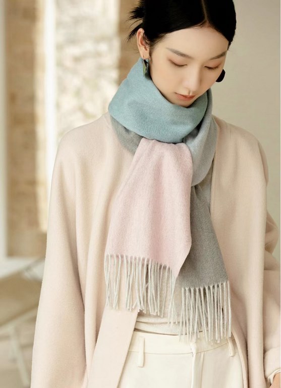 Too beautiful   Hermes beauty to scream   counter latest models   England and Europe and the United States model multi-color gradient is another that is fashionable and practical large scarf 