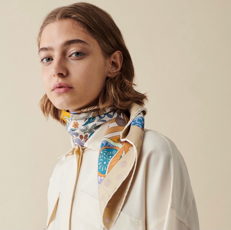 SHMS2240   Hermes [New Voices of the Times] 90cm Silk Square Scarf   Perfectly saturated colors, the industry's top prints are fine and unparalleled   Made of twill silk   hand-rolled edges cutting-edge craftsmanship, it