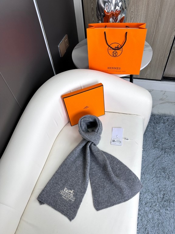 Explosive new   Hermes 2023 official website latest models of men and women knitted scarf couple models   cashmere knitted material   the most understanding of men's taste! Simple and luxurious, you can't go wrong no mat