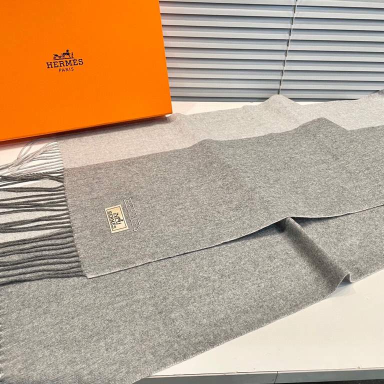 Hermes   the same scarf and buy and cherish cashmere models   ~ are export orders so it is more difficult to come across  things talk about less but fine   good-looking must be collected   this H family scarf, the style 