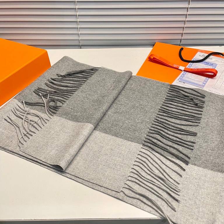 Hermes   the same scarf and buy and cherish cashmere models   ~ are export orders so it is more difficult to come across  things talk about less but fine   good-looking must be collected   this H family scarf, the style 