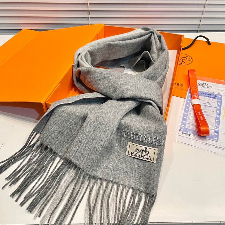 Hermes   the same scarf and buy and cherish cashmere models   ~ are export orders so it is more difficult to come across  things talk about less but fine   good-looking must be collected   this H family scarf, the style 