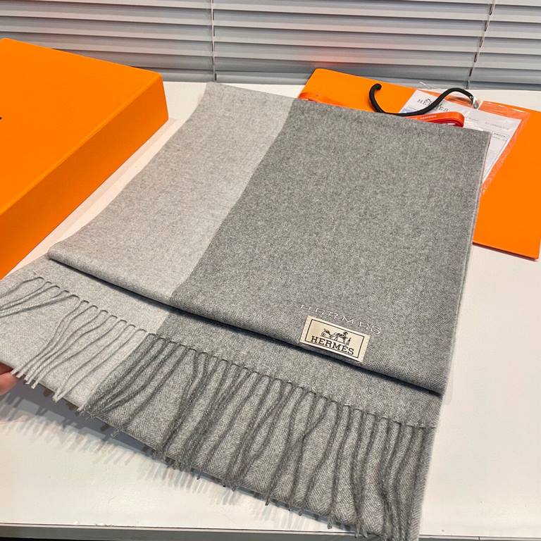 Hermes   the same scarf and buy and cherish cashmere models   ~ are export orders so it is more difficult to come across  things talk about less but fine   good-looking must be collected   this H family scarf, the style 