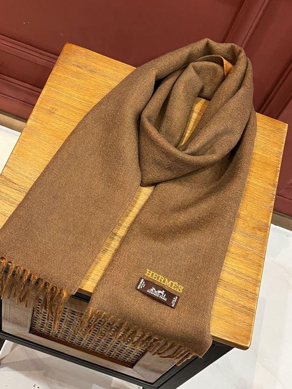 HERMFS [Hermes] Paris fashion show double-sided cashmere scarf! Using fine cashmere from the Mongolian plateau! The hand is full of fine velvet! The price is absolutely 100% affordable! Excellent embroidery craft! It's a