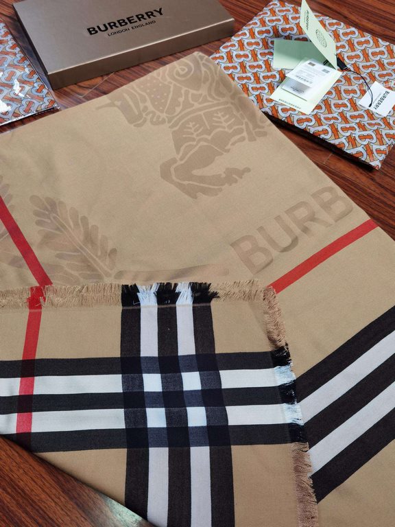 2023 brand new Burberry original single beauty very show temperament paragraph  New ~ 200 high-end square scarf! Synchronized counter, truly beautiful design Super classic camel color scheme with jacquard process, to ach