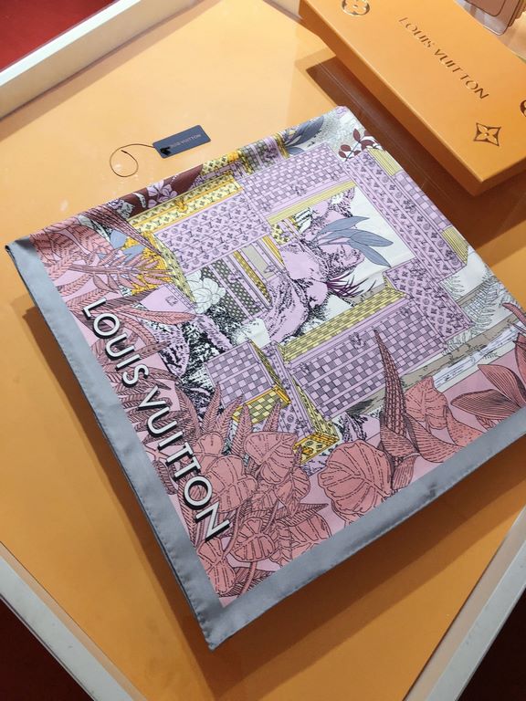 SLV2333   original single Lv counter on sale [Enchanted Forest box making history] 90cm silk square scarf, the square scarf back to Louis Vuitton's box making history, to tell a fascinating story of the brand lush foliag