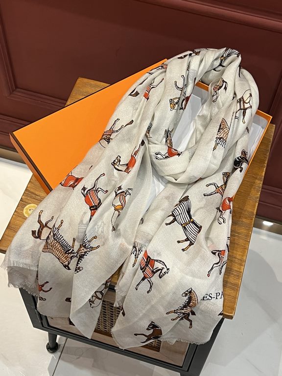 New   will glow shiny scarf     new guest silver silk     cashmere fabric long scarf   beautiful [tears] H family [stallion hanging long scarf] imperial hall level   new counter in the sale of pure cashmere silver silk u