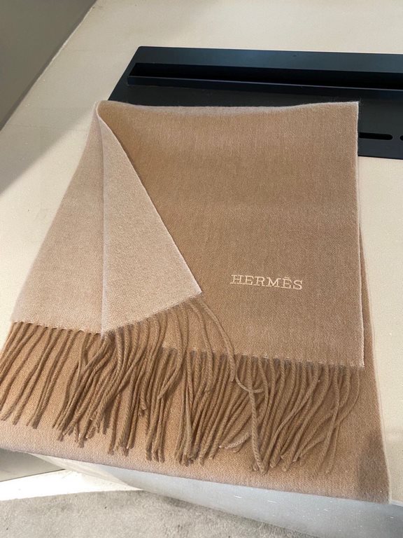 PriceHERMES   Hermes 2023 Paris fashion show business men and women universal double-sided cashmere shawl   OEM selected the best ultra-fine cashmere fibers for hand combing time-consuming and labor-intensive, and then s