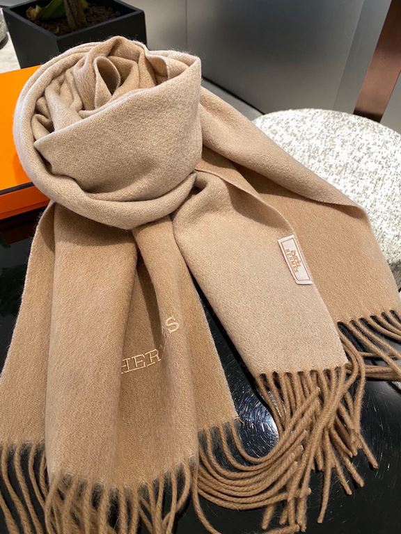 PriceHERMES   Hermes 2023 Paris fashion show business men and women universal double-sided cashmere shawl   OEM selected the best ultra-fine cashmere fibers for hand combing time-consuming and labor-intensive, and then s