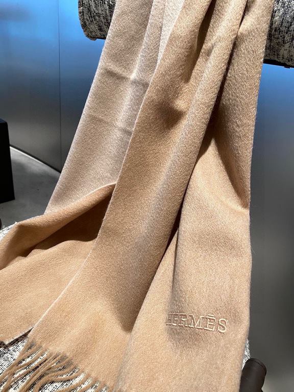 PriceHERMES   Hermes 2023 Paris fashion show business men and women universal double-sided cashmere shawl   OEM selected the best ultra-fine cashmere fibers for hand combing time-consuming and labor-intensive, and then s