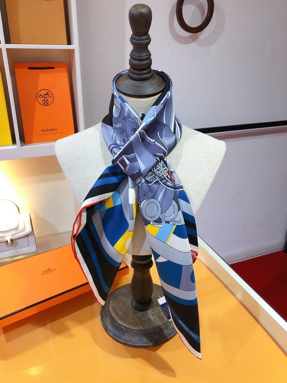 SHMS2337 Original HERMES [Mechanical Lekopo] 90cm Silk Square Towel  Obviously, the Mechanical Lekopo is a steed with a difference. It resembles the hero of a Japanese anime, leaving the familiar stables and entering a d