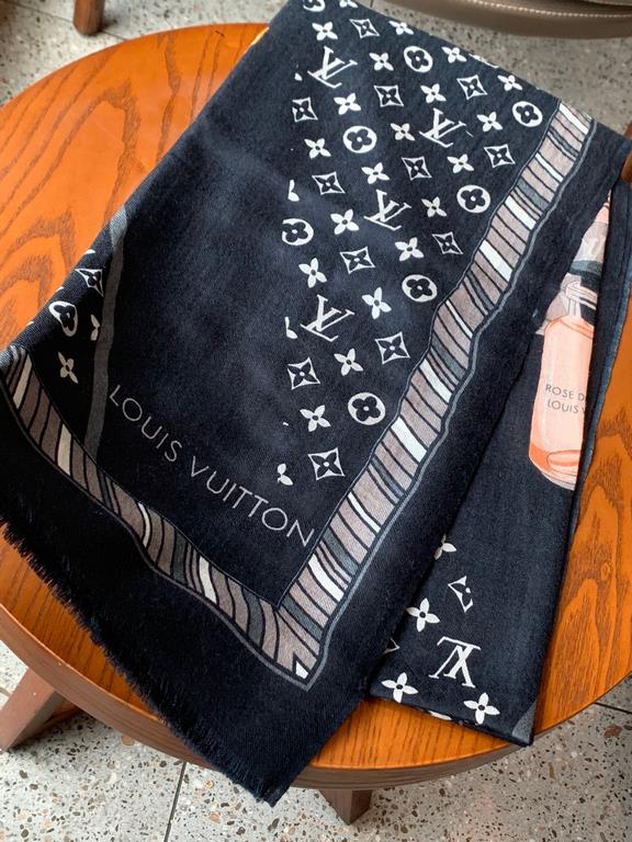 Price New on   Genuinely awesome   Airline Price  atches Monogram [V Logo Long Scarf] Cashmere long scarf, shawl in keeping with the heritage of travel while incorporating the show's modern hard luggage elements. The ric