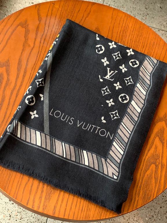 Price New on   Genuinely awesome   Airline Price  atches Monogram [V Logo Long Scarf] Cashmere long scarf, shawl in keeping with the heritage of travel while incorporating the show's modern hard luggage elements. The ric