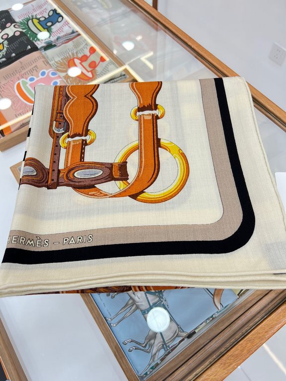 [Both sides of the same color] Extreme Hermes Hall of Fame Royal Recommended   best quality, beautiful fried Oh ~ [training collection square scarf] a total of three colors. High-end velvet square scarf   simple and fait