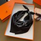 Hermes.100% Mulberry silk crepe de chine. Hundreds of small square scarf, ageing temperament and elegance, both as a headscarf, clothing with the other essential items, soft and comfortable skin-friendly, size5050