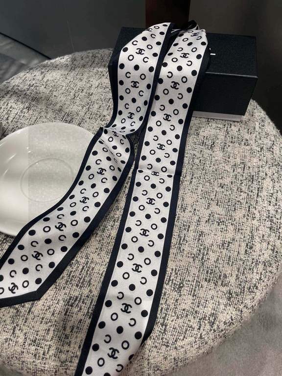 Price The latest counter with the same model! CHANEL hair tie  ribbon models! Can be used as a small scarf, tied hair, tied handbags, tied to the wrist decoration! Multi-functional randomly match you! Double-sided twill 