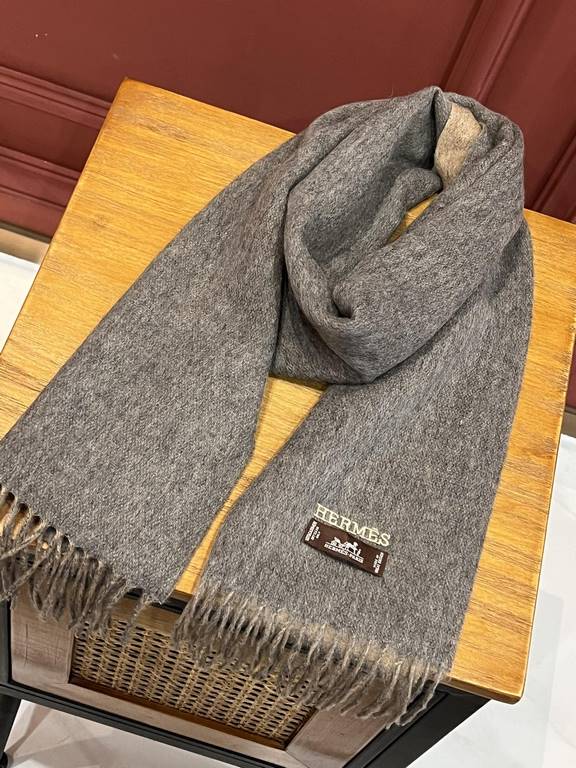 HERMFS [Hermes] Paris fashion show double-sided cashmere scarf! Using fine cashmere from the Mongolian plateau! The hand is full of fine velvet! The price is absolutely 100% affordable! Excellent embroidery craft! It's a