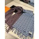 Explosion to     ♀   Hermes counter year's best hard goods [Scottish H scarf] highly recommended models   This cashmere scarf decorated with a new tartan pattern, H letter staggered, using heavyweight cashmere scarf, wor