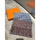 Explosion to     ♀   Hermes counter year's best hard goods [Scottish H scarf] highly recommended models   This cashmere scarf decorated with a new tartan pattern, H letter staggered, using heavyweight cashmere scarf, wor