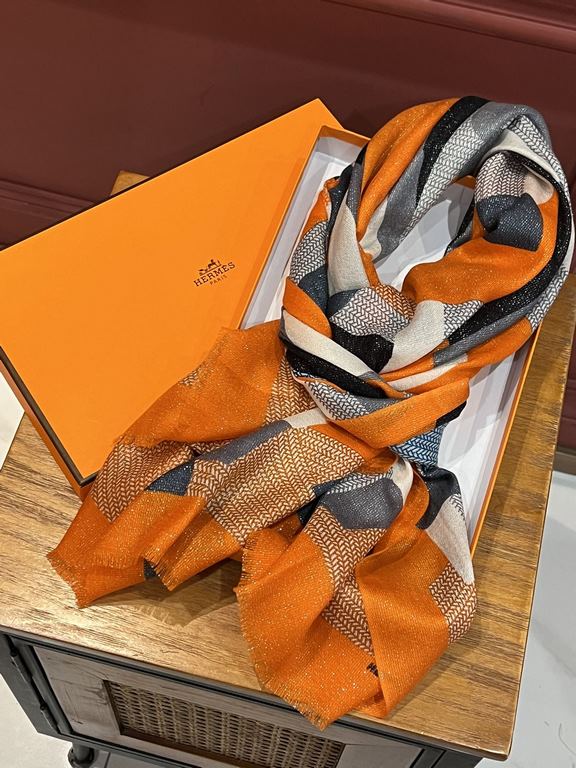 Scarf that glows and shines New    Buy all say it looks good recommended [pony jumping] top craftsmanship super value Hermes counter models    three-dimensional presentation of the pattern pattern in kind of a very high 