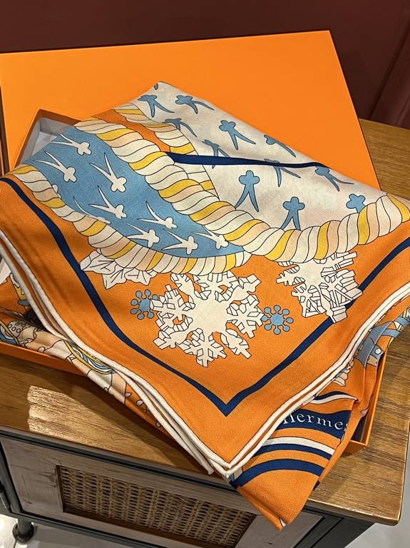 New Hermes four seasons king of the coronation 140  140cm, double-sided same color printing, high-end heavyweight silk cashmere fabric, front and back effect is the same, 70% cashmere   30% silk, two colors in stock!A li