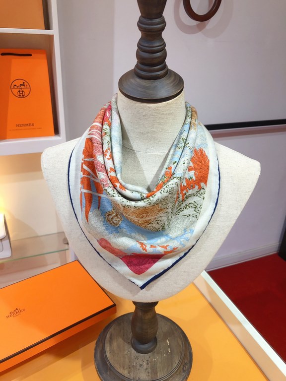 RHMS23106H Home [Back to Nature] 70cm Reversible Velvet Square Scarf, this must-have Hermes accessory can be worn in a variety of ways and goes well with any outfit. Wear it around your neck or as a belt, hair tie or hea