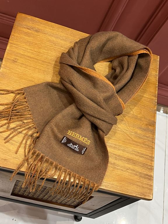 HERMFS [Hermes] Paris fashion show double-sided cashmere scarf! Using fine cashmere from the Mongolian plateau! The hand is full of fine velvet! The price is absolutely 100% affordable! Excellent embroidery craft! It's a