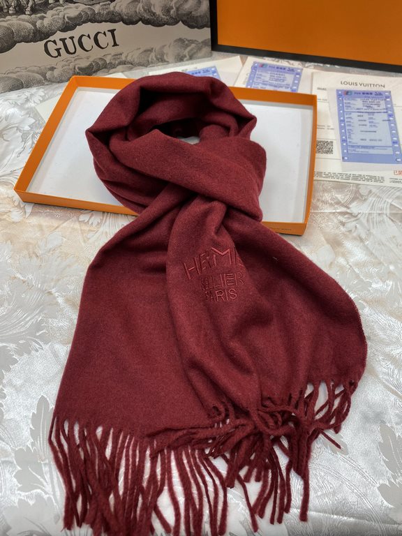 (Hermes) original quality Imperial Hall of Fame Extreme Donkey! Fall and winter counter in the sale of top cashmere knitted scarf. With exquisite simple pattern combination into a classic pattern beautiful to the extreme