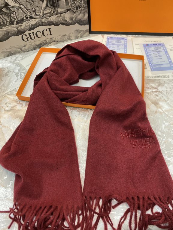 (Hermes) original quality Imperial Hall of Fame Extreme Donkey! Fall and winter counter in the sale of top cashmere knitted scarf. With exquisite simple pattern combination into a classic pattern beautiful to the extreme