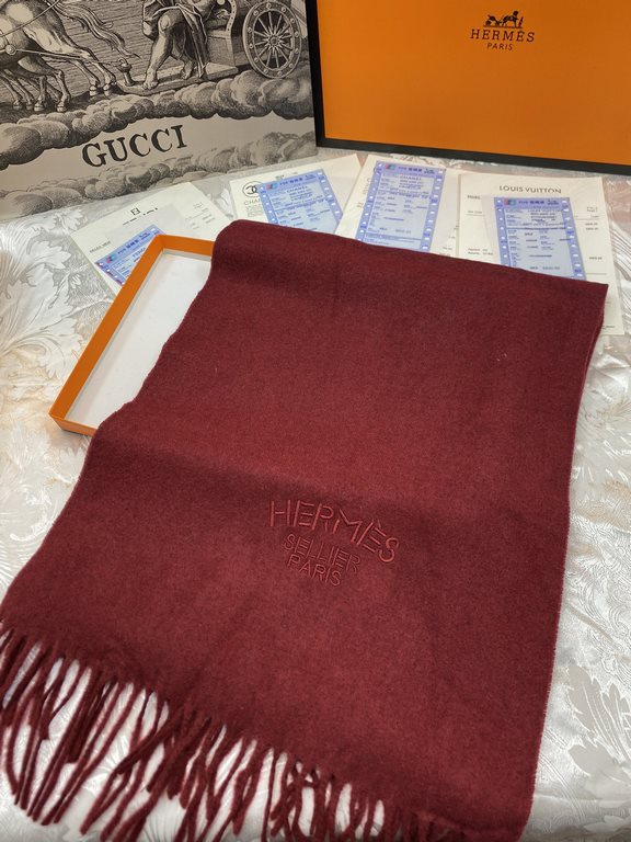 (Hermes) original quality Imperial Hall of Fame Extreme Donkey! Fall and winter counter in the sale of top cashmere knitted scarf. With exquisite simple pattern combination into a classic pattern beautiful to the extreme