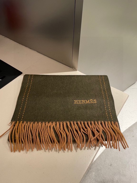 priceHermes double long scarf]    high cutting-edge products    water wave pattern absolutely screaming quality   LOGO embroidered label low-key luxury connotation, this scarf is definitely a treat for yourself to send y