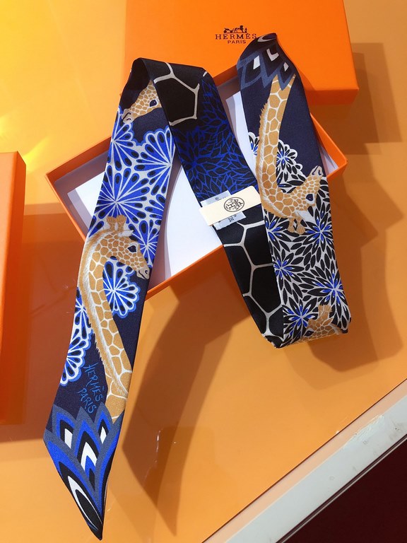 PHMS2111   Hermès [Mihui Triple Goddess] Ribbon   During a trip to South Africa, Hermès designer Alice Shirley was lucky enough to catch a glimpse of a giraffe, and then a second, and then a third, as they were foraging 