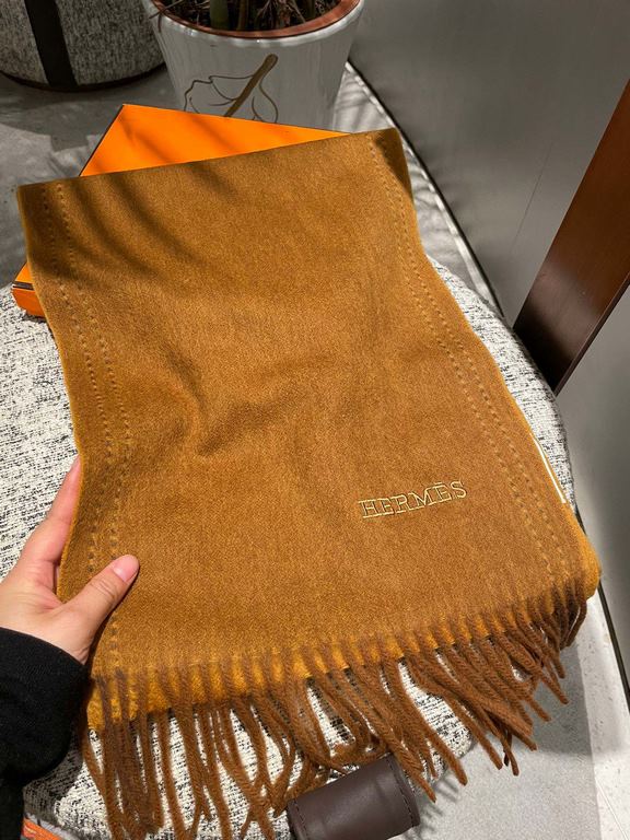 [Hermes double long scarf]    high cutting-edge products    water wave pattern absolutely screaming quality   LOGO embroidered label low-key luxury connotation, this scarf is definitely a treat for yourself to send your 