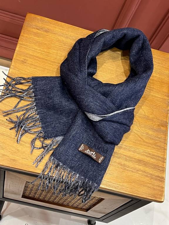 HERMFS [Hermes] Paris fashion show double-sided cashmere scarf! Using fine cashmere from the Mongolian plateau! The hand is full of fine velvet! The price is absolutely 100% affordable! Excellent embroidery craft! It's a