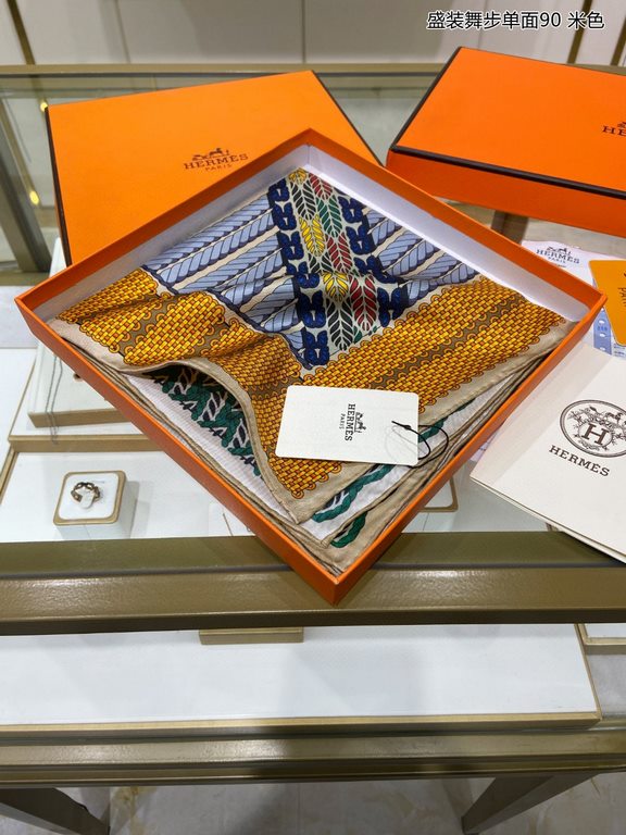 New   Buy all say good-looking   Recommended   [dressage one-sided 90] silk square scarf, top craftsmanship value   Hermes counter models     three-dimensional presentation of the pattern pattern in kind grade is extreme