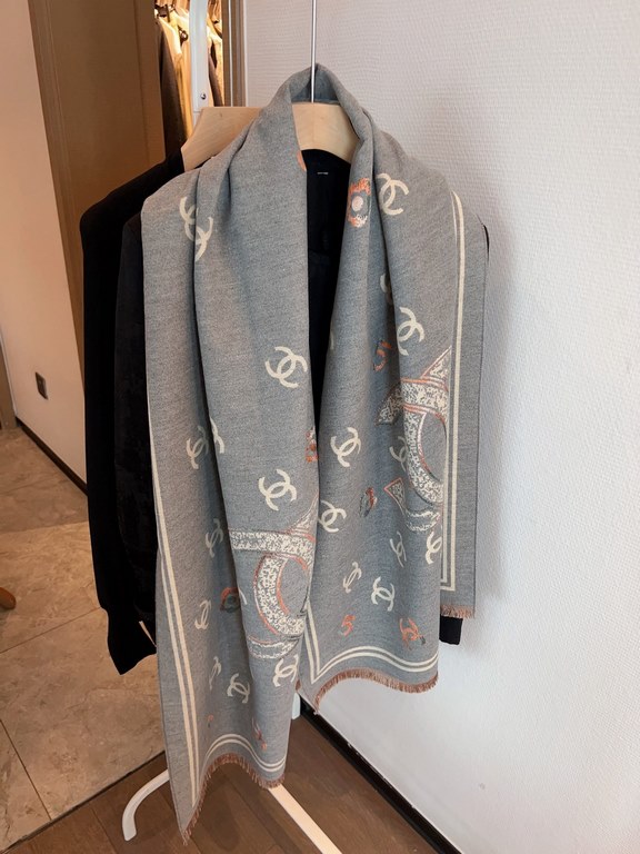 PriceNew   CHANEL cashmere shawl   Highly recommended CHANEL price is super beautiful! The real thing is more beautiful special order cashmere twill fabric! The texture is clear, delicate and visible printing and dyeing 