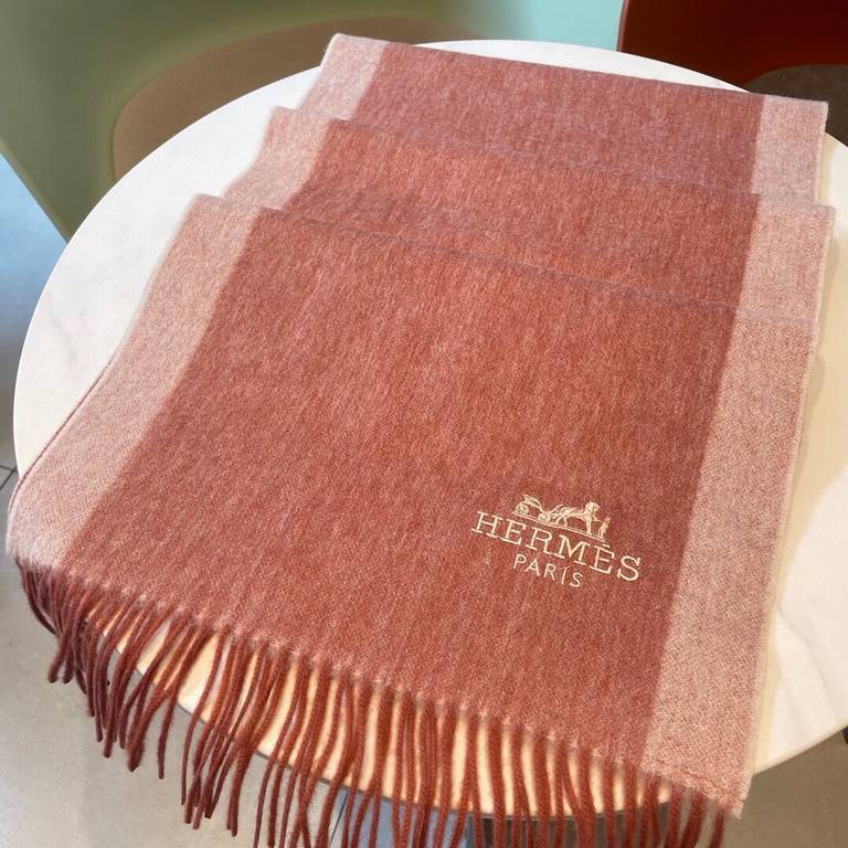 [Hermes - Hermes, Big H rare and gentle color matching, low-key and not lose elegance  ] key recommendation   double-sided color matching, new this year's particularly popular border design, a scarf two styles to match, 