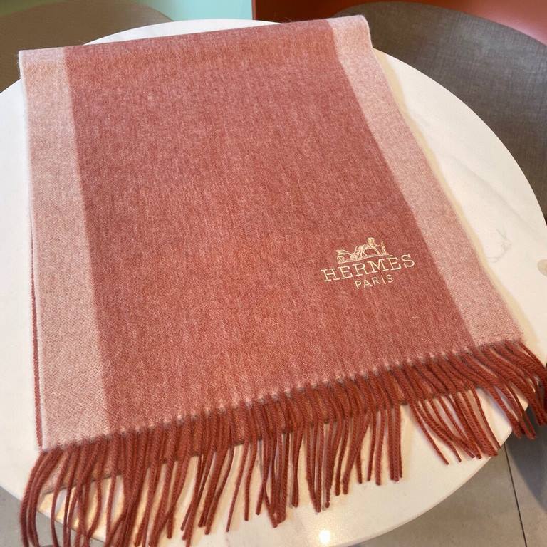 [Hermes - Hermes, Big H rare and gentle color matching, low-key and not lose elegance  ] key recommendation   double-sided color matching, new this year's particularly popular border design, a scarf two styles to match, 