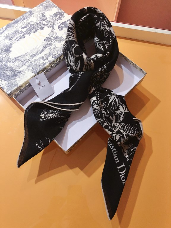 RDO2323 Original D's Petites Fleurs 140cm velvet square scarf features a rustic, poetic Dior Birds print inspired by the Japanese art movement, showcasing birds surrounded by floral embellishments. Made of multicolored s