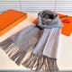 The official website with the same water ripple water cashmere Hermes   the same scarf and buy and cherish cashmere models   ~ are export orders so it is more difficult to meet  things talk about less but fine   good-loo