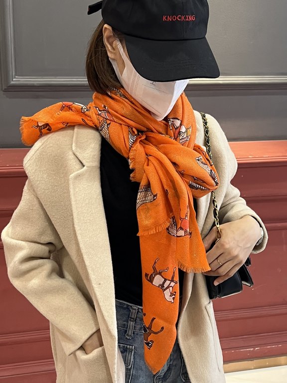 New   will glow shiny scarf     new guest silver silk     cashmere fabric long scarf   beautiful [tears] H family [stallion hanging long scarf] imperial hall level   new counter in the sale of pure cashmere silver silk u