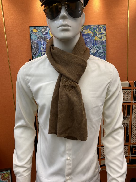 (Hermes) super in favor of very stable    our men's scarves and buy and cherish ~~ men's models are really very few, only a few models a year, are export orders so it is more difficult to meet. Men's things pay attention