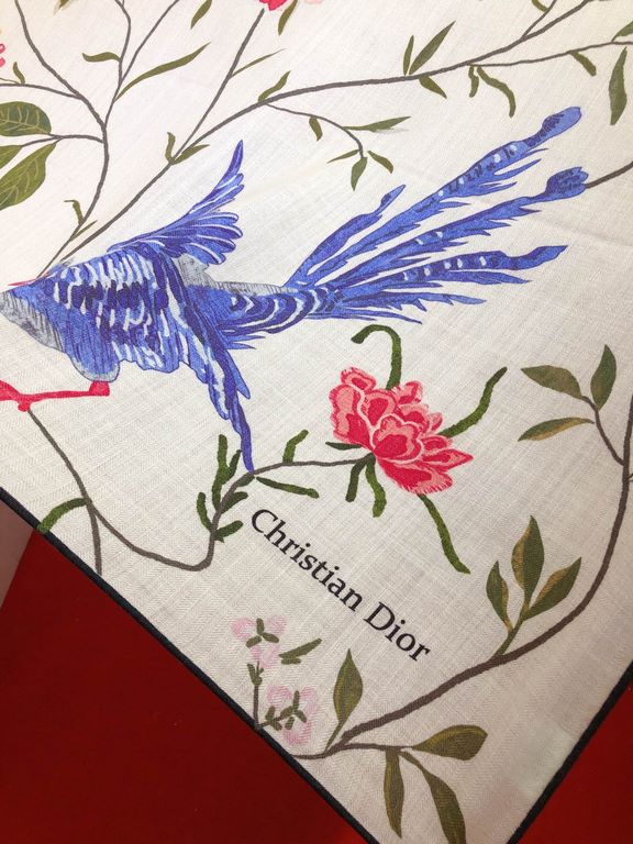 RDO2322 Original D's Petites Fleurs 140cm velvet square scarf features a rustic, poetic Dior Birds print inspired by the Japanese Art Movement, showcasing birds surrounded by floral embellishments. Made of multicolored s