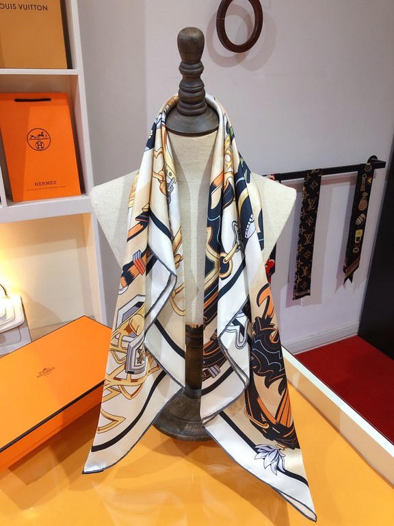 SHMS2325 Hermes [Reins and Fate] 90cm Silk Square Scarf  Have you heard of Clotho, Lachesis and AtroPos They are the three sisters of fate in Greek mythology, in charge of the thread of life, the distribution of destiny 