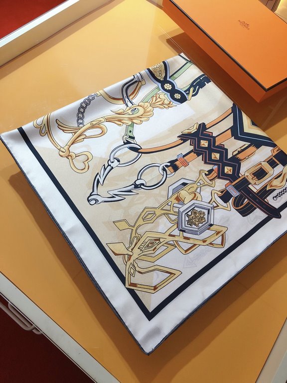 SHMS2325 Hermes [Reins and Fate] 90cm Silk Square Scarf  Have you heard of Clotho, Lachesis and AtroPos They are the three sisters of fate in Greek mythology, in charge of the thread of life, the distribution of destiny 